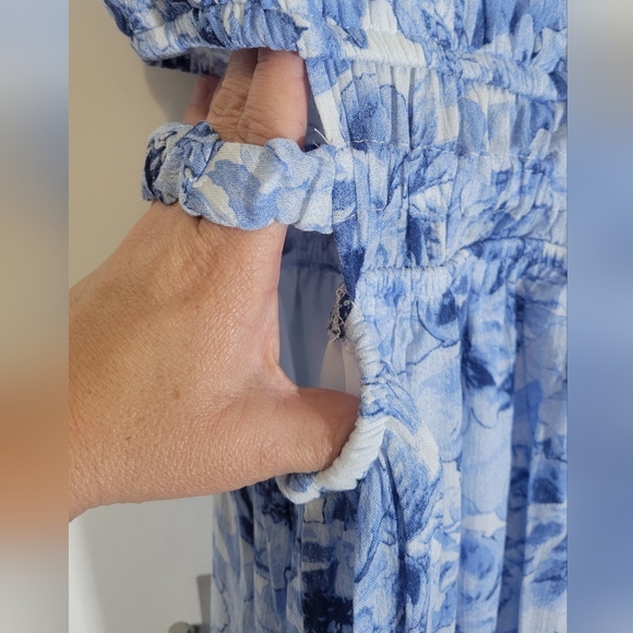 Floral Cut Out Maxi Dress Size XS - Picture 3 of 4